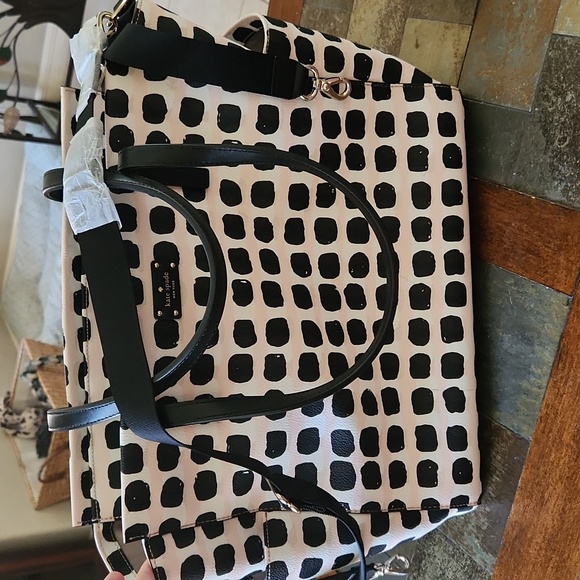 NWOT KATE SPADE DIAPER BAG TOTE WITH CHANGING PAD - Picture 1 of 7